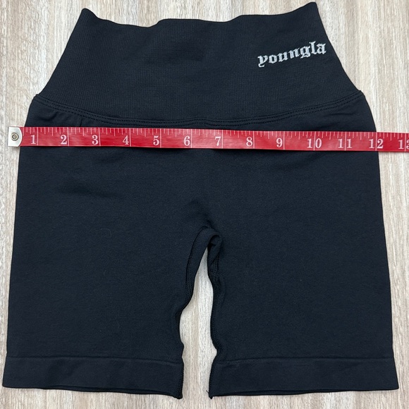 YoungLA Seamless Lift Shorts W165 Size X-Small in Black - Picture 7 of 10